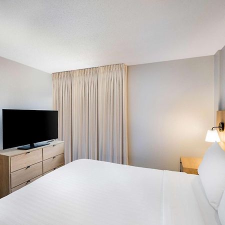 Sonesta Simply Suites Jersey City - Newly Renovated Exterior photo