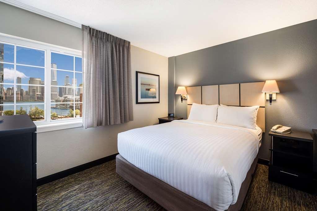 Sonesta Simply Suites Jersey City - Newly Renovated Room photo