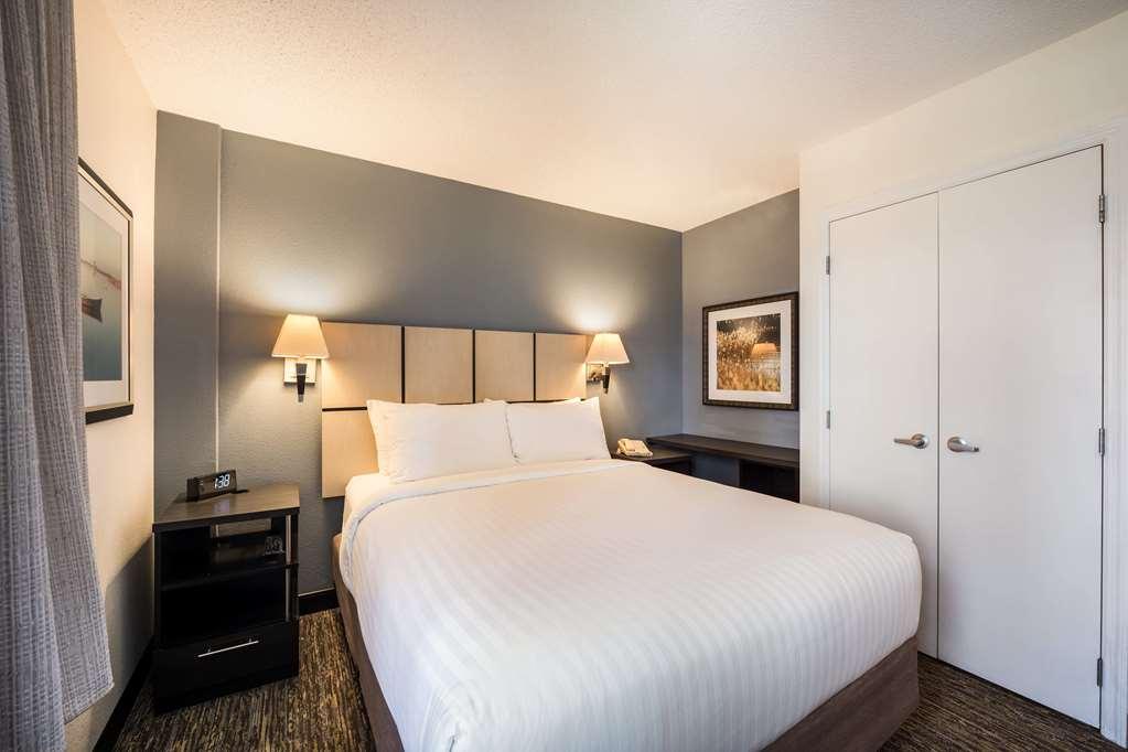 Sonesta Simply Suites Jersey City - Newly Renovated Room photo
